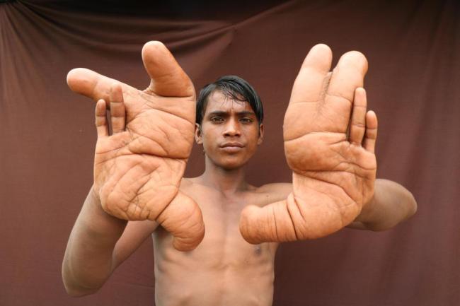 Tarik Showing his Big Devil like Hands India