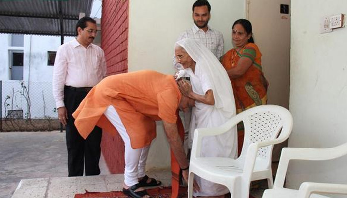 PM Modi meeting his mother Heera Ben